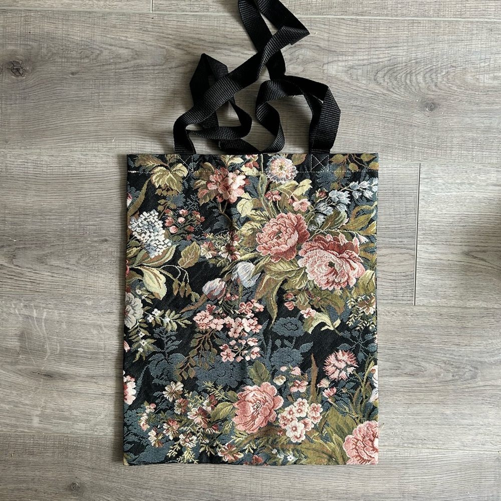 BNWOT Embroidered Floral Tapestry Tote Bag